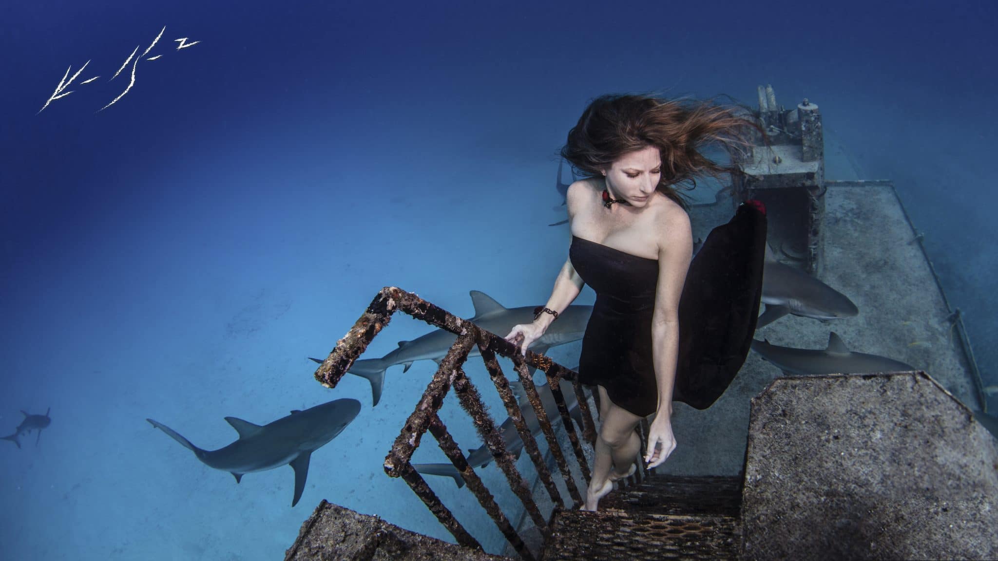 Девушка на изгибе стены. Фотограф Кен Кифер. Кимбер Кифер. Кен Кифер и Кимбер. Кен Кифер и Кимбер под водой.